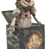 Diamond Select Gallery - IT 2 - Pennywise-In-The-Box Statue